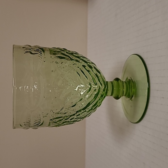 Set of 4 Vintage Green Glasses - Picture 4 of 15